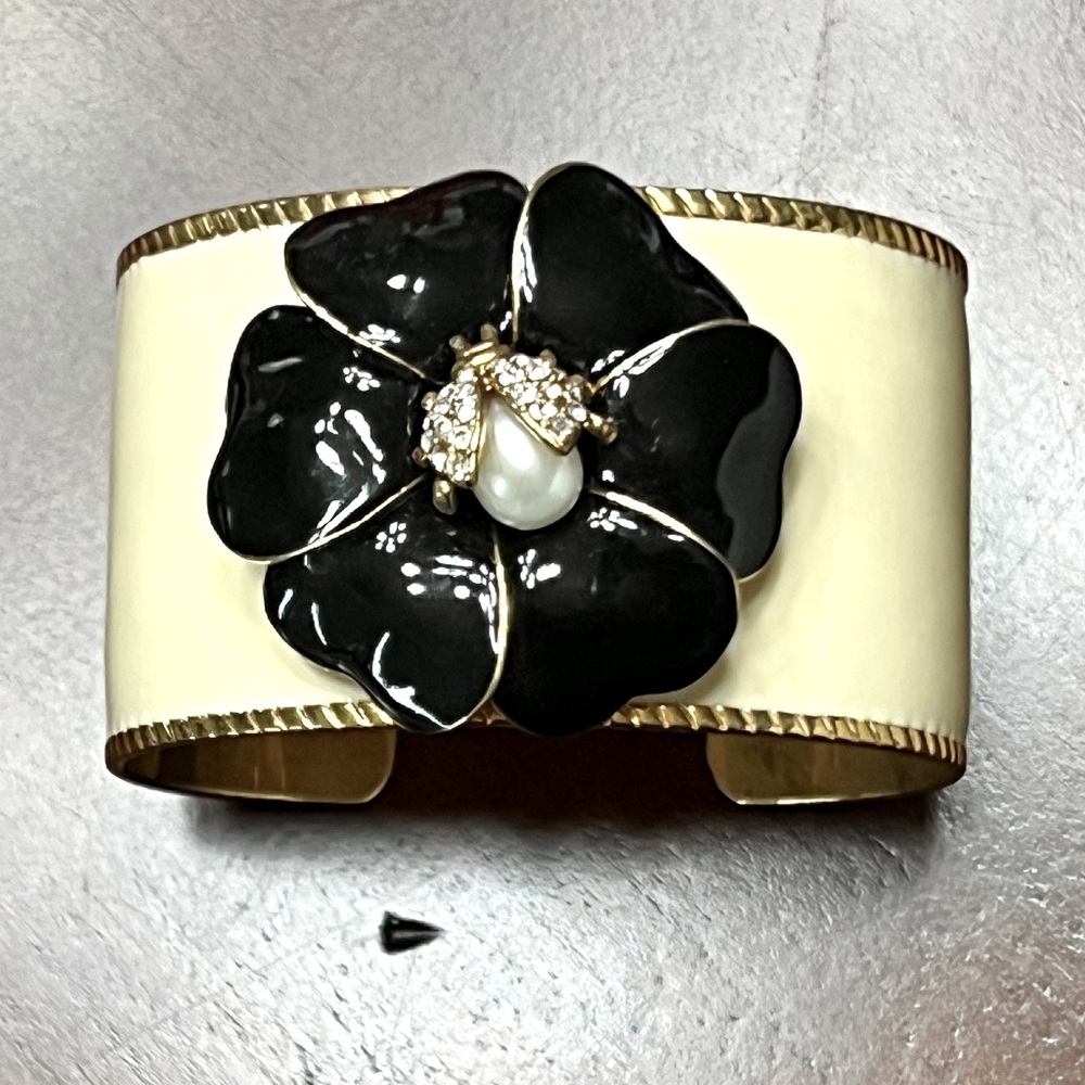 Vintage 2009 Stella & Dot Enamel Kelly Cuff Bracelet
